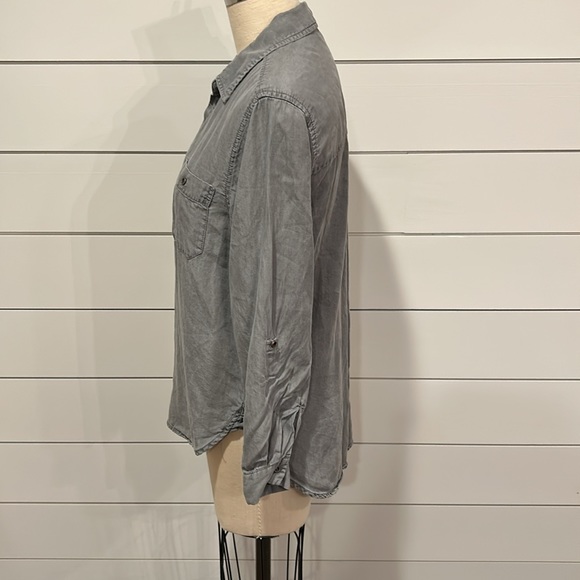 Jane and Delancey gray button front shirt. Size small. - Picture 2 of 8